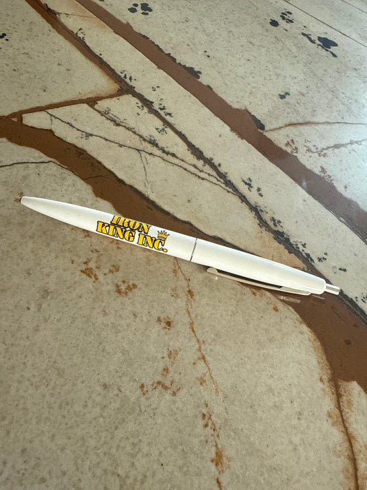 Iron king pen